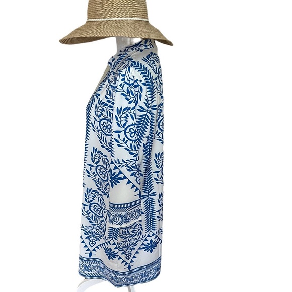 Beautiful Blue and White V-Neck 3/4 Sleeve Dress Size Medium - Picture 5 of 9